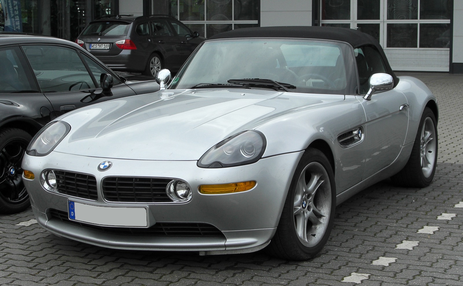 BMW Z8 press photo