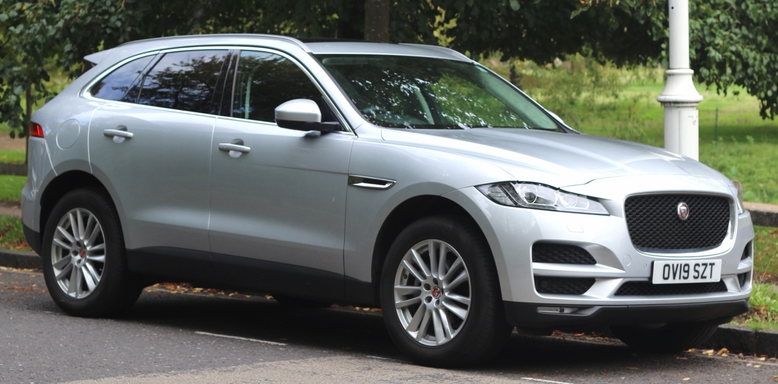 Jaguar F-Pace press photo