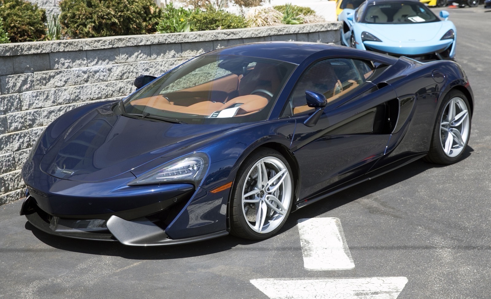 McLaren 570S press photo