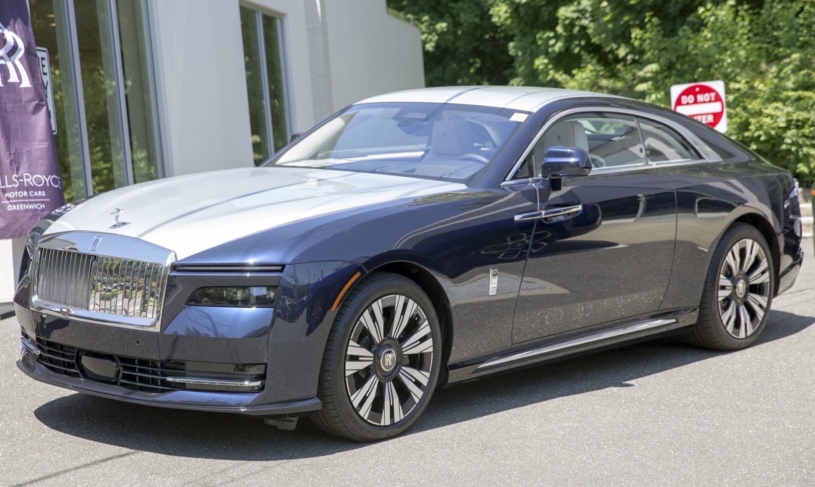 Rolls-Royce Spectre press photo